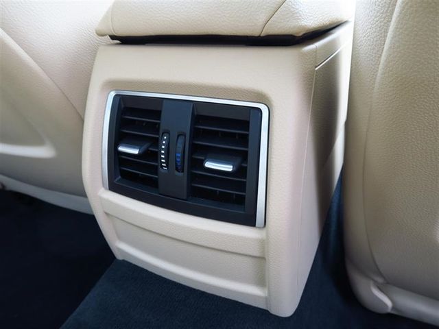 2017 BMW 3 Series 320i xDrive - 17042077 - 17