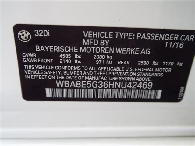 2017 BMW 3 Series 320i xDrive - 17042077 - 31