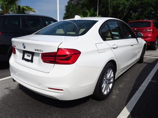 2017 BMW 3 Series 320i xDrive - 17042077 - 3