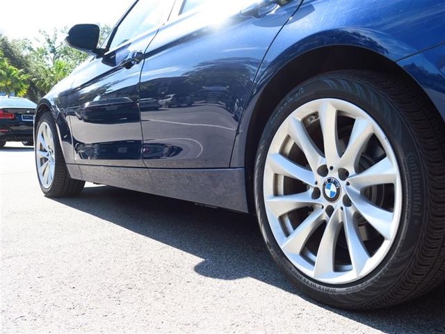 2017 BMW 3 Series 320i xDrive - 17042081 - 9