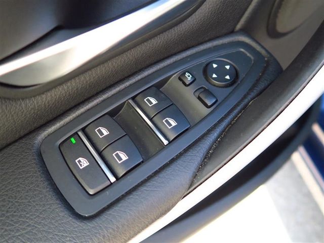 2017 BMW 3 Series 320i xDrive - 17042081 - 18