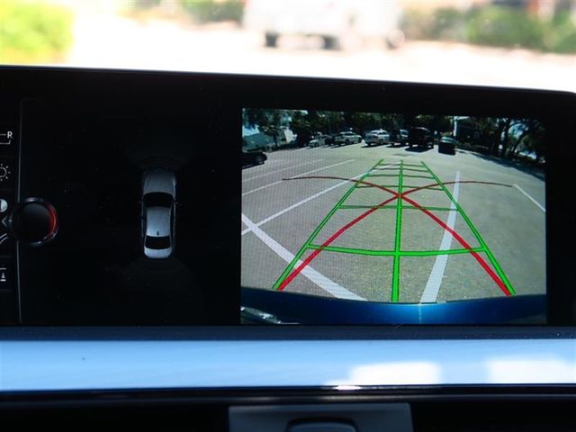 2017 BMW 3 Series 320i xDrive - 17042081 - 25