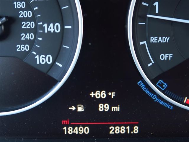 2017 BMW 3 Series 320i xDrive - 17042081 - 29