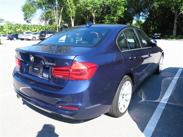 2017 BMW 3 Series 320i xDrive - 17042081 - 3