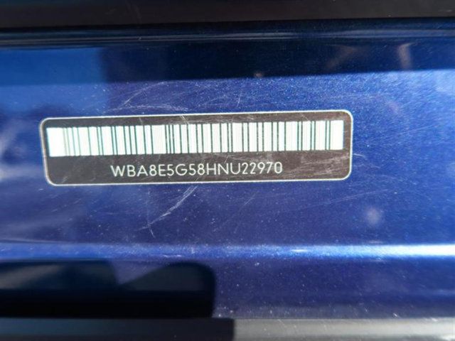 2017 BMW 3 Series 320i xDrive - 17042081 - 4