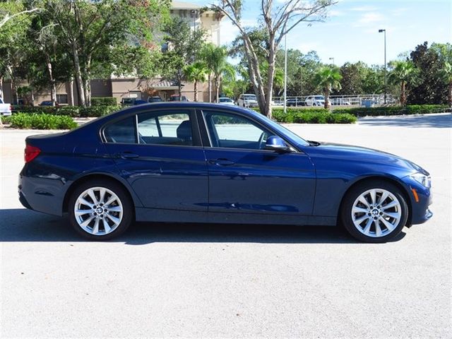 2017 BMW 3 Series 320i xDrive - 17042081 - 7