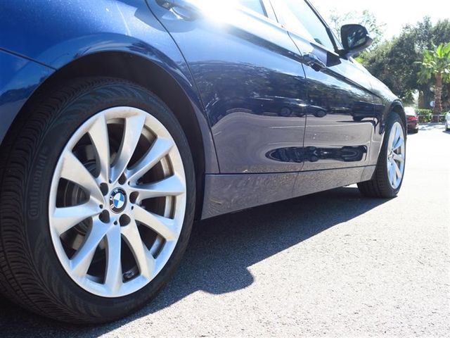 2017 BMW 3 Series 320i xDrive - 17042081 - 8