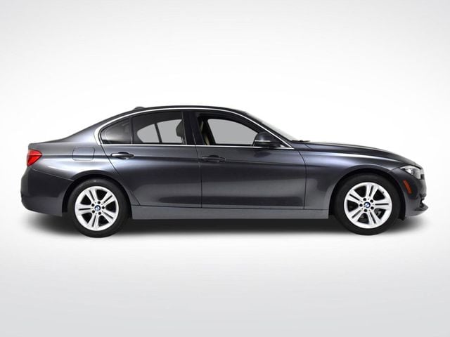 2017 BMW 3 Series 330i - 22404433 - 5