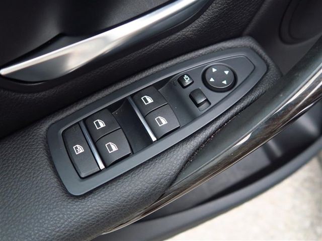 2017 BMW 3 Series 330i - 16968762 - 18