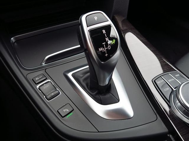 2017 BMW 3 Series 330i - 16968762 - 27