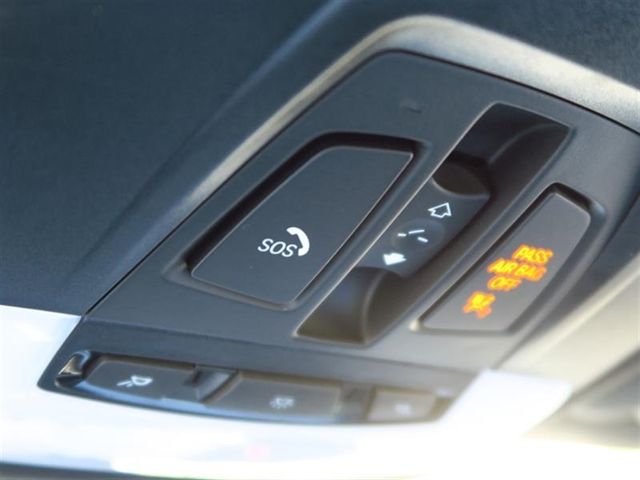 2017 BMW 3 Series 330i - 17037465 - 22