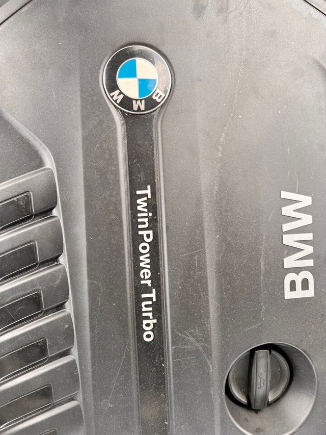 2017 BMW 5 Series AWD / xDRIVE / 540i - 21762354 - 48