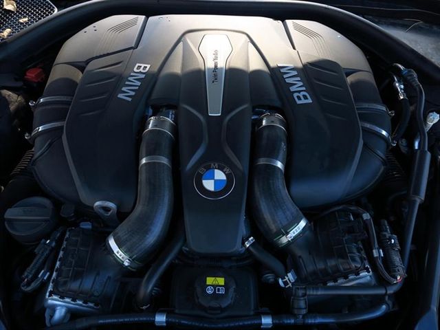 2017 BMW 7 Series 750i xDrive - 16918017 - 11