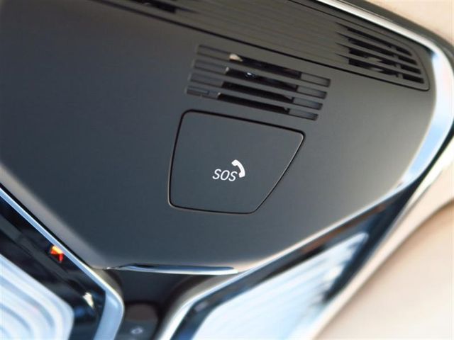 2017 BMW 7 Series 750i xDrive - 16918017 - 22