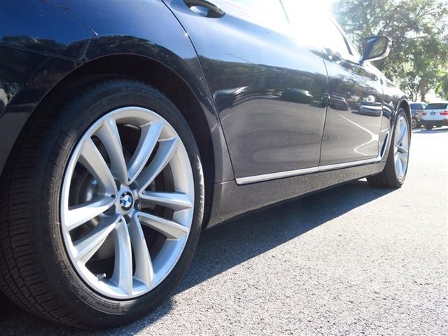 2017 BMW 7 Series 750i xDrive - 16918017 - 8