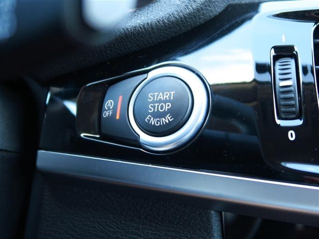 2017 BMW X3 xDrive28i - 17031265 - 26