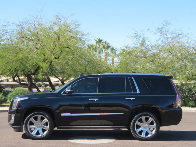 2017 Cadillac Escalade EXTRA CLEAN ESCALDE 3RD ROW SEAT LOW MILES 2 OWNER BLACK BEAUTY  - 22938570 - 1