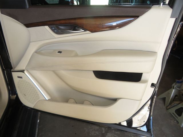2017 Cadillac Escalade EXTRA CLEAN ESCALDE 3RD ROW SEAT LOW MILES 2 OWNER BLACK BEAUTY  - 22938570 - 30