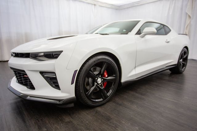 2017 Chevrolet Camaro 2dr Coupe 2SS - 22385181 - 24