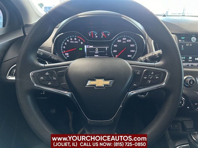 2017 Chevrolet CRUZE 4dr Hatchback Automatic LT - 22378706 - 26