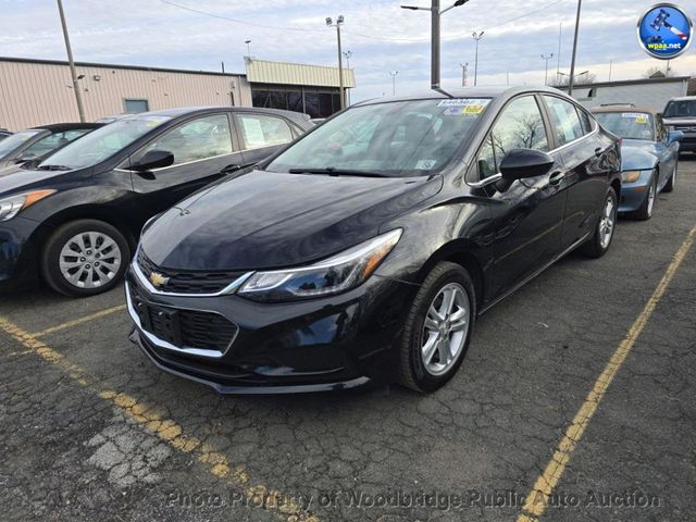 2017 Chevrolet Cruze LT's photo