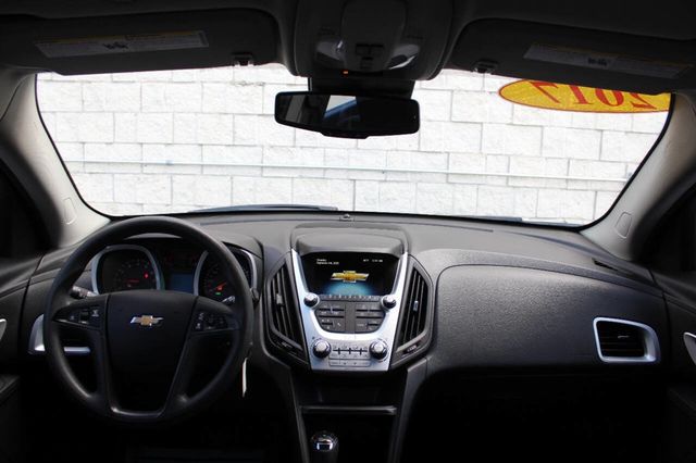 2017 Chevrolet Equinox FWD 4dr LS - 22912712 - 18