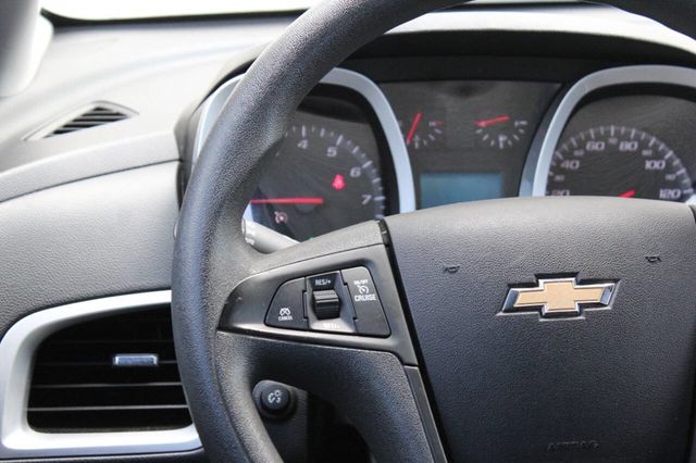 2017 Chevrolet Equinox FWD 4dr LS - 22912712 - 21