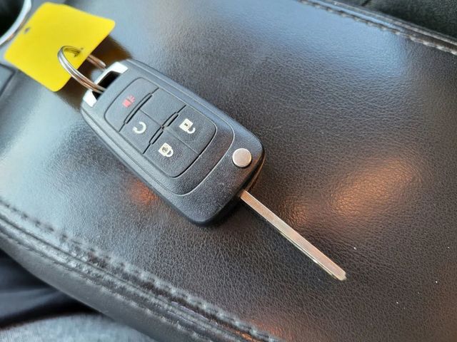 2017 Chevrolet Equinox LT Sport Utility 4D - 22933658 - 29