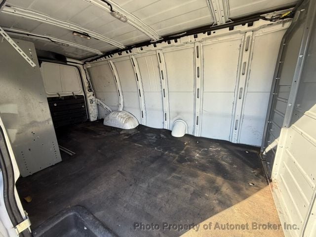 2017 Chevrolet Express Cargo Van EXTENDED VERSION - 22934286 - 19