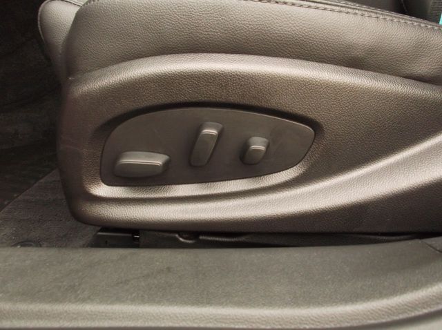 2017 Chevrolet IMPALA LT  V6 ONE OWNER  BACK-UP CAMERA  CLIMATE CONTROL  REAR PARKING AID - 20026682 - 12