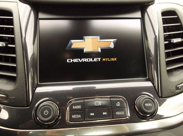 2017 Chevrolet IMPALA LT  V6 ONE OWNER  BACK-UP CAMERA  CLIMATE CONTROL  REAR PARKING AID - 20026682 - 19