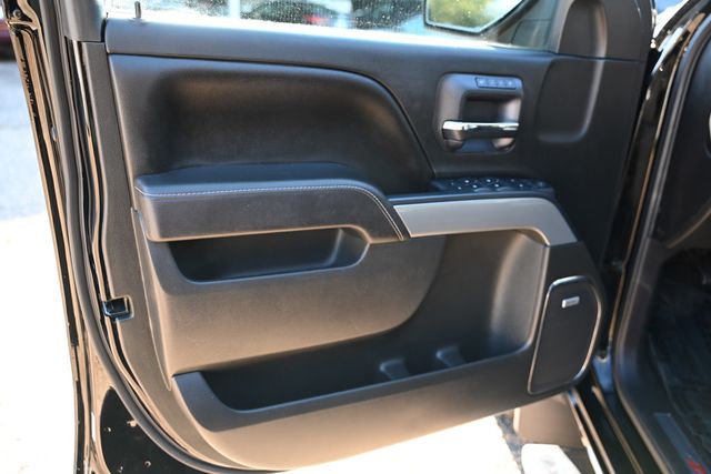 2017 Chevrolet Silverado 1500 4WD Crew Cab 143.5'' LTZ (2LZ) w/ 20'' Wheels, Plus Pkg, Sunroof - 22936511 - 9