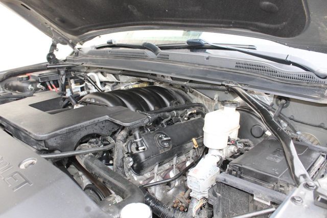 2017 Chevrolet Suburban 4WD 4dr 1500 LS - 22919935 - 9