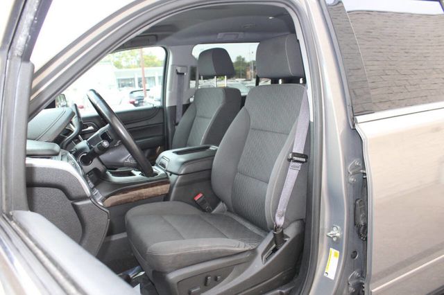 2017 Chevrolet Suburban 4WD 4dr 1500 LS - 22919935 - 13