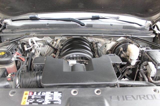 2017 Chevrolet Suburban 4WD 4dr 1500 LS - 22919935 - 8
