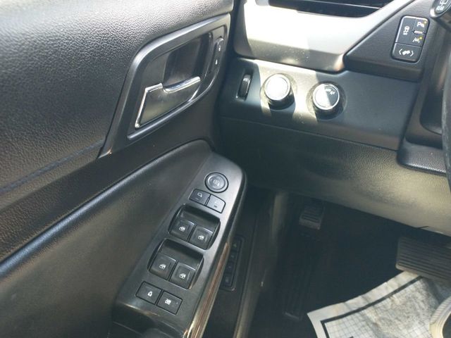2017 Chevrolet Suburban 4WD 4dr 1500 LT - 22417142 - 18