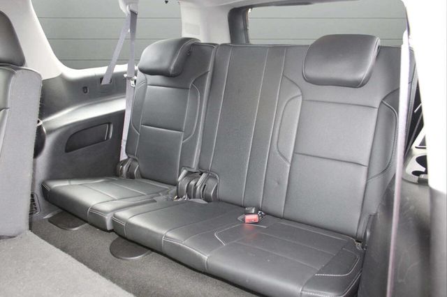 2017 Chevrolet Suburban 4WD 4dr 1500 LT - 22933747 - 14