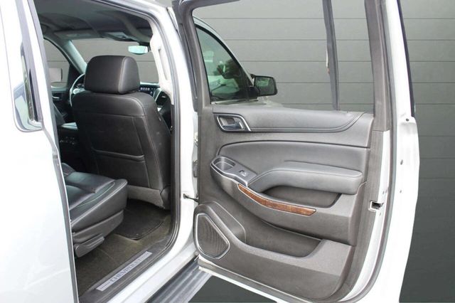 2017 Chevrolet Suburban 4WD 4dr 1500 LT - 22933747 - 17