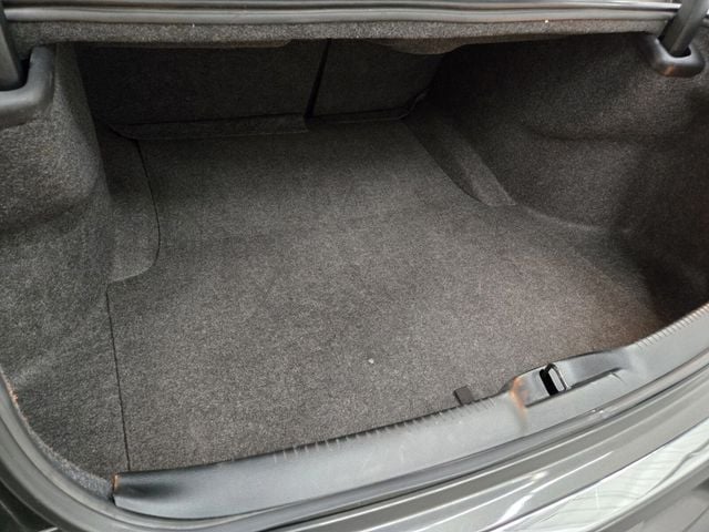 2017 Chrysler 300 Limited RWD - 22923409 - 10