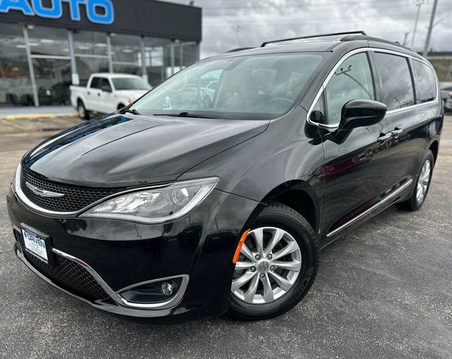 2017 Chrysler Pacifica Touring-L 4dr Wagon - 22373919 - 0