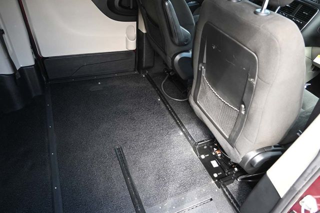 2017 Dodge Grand Caravan SE Plus Wagon - 22918876 - 18