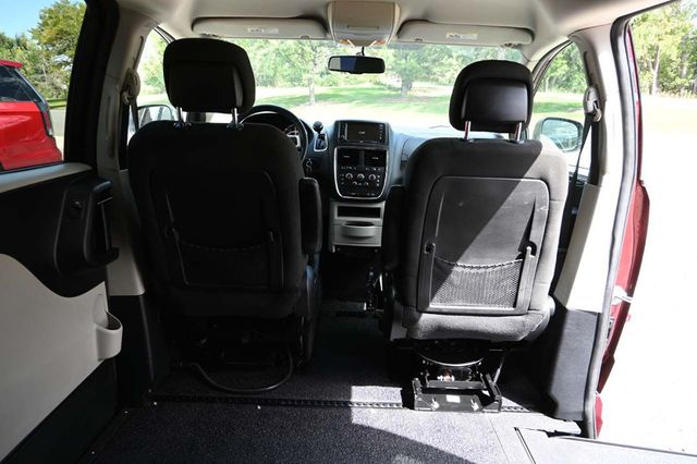 2017 Dodge Grand Caravan SE Plus Wagon - 22918876 - 19