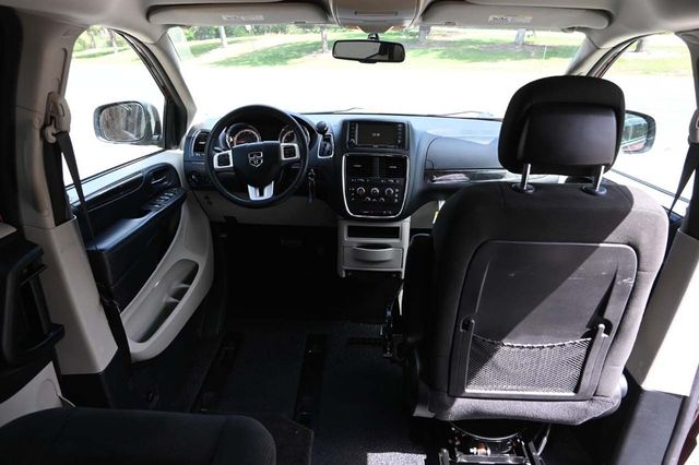 2017 Dodge Grand Caravan SE Plus Wagon - 22918876 - 20