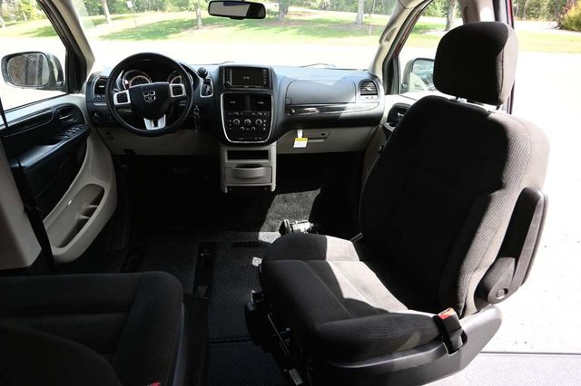 2017 Dodge Grand Caravan SE Plus Wagon - 22918876 - 21