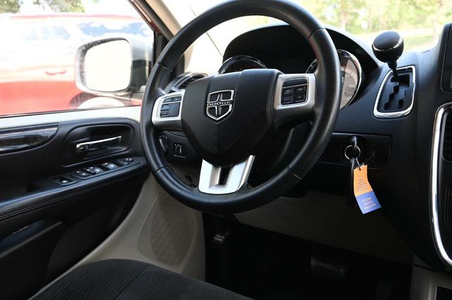 2017 Dodge Grand Caravan SE Plus Wagon - 22918876 - 26