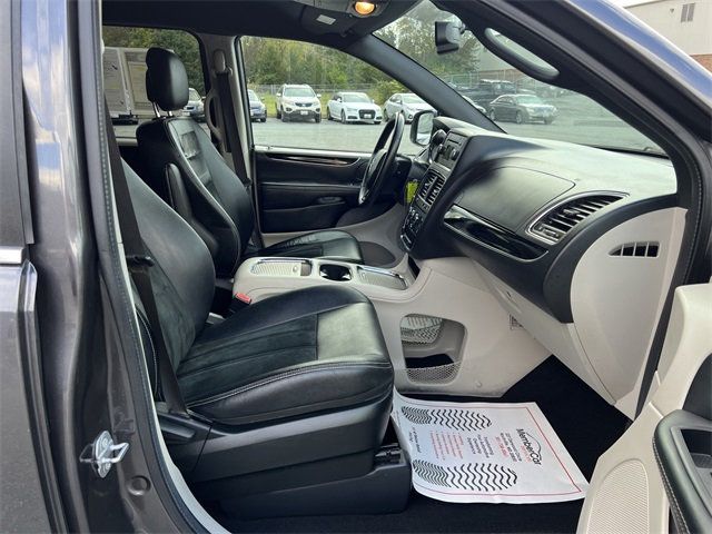 2017 Dodge Grand Caravan SXT Wagon - 22937407 - 17