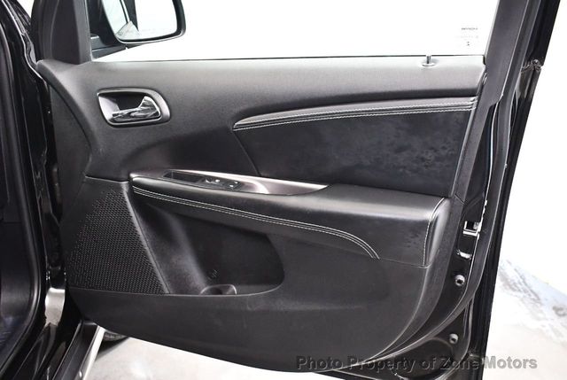 2017 Dodge Journey Crossroad Plus AWD - 22298557 - 29