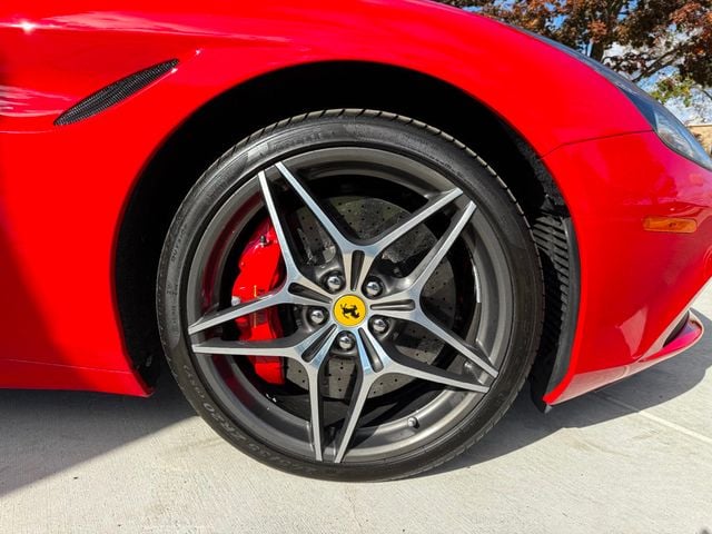 2017 Ferrari California T Convertible - 22932955 - 24