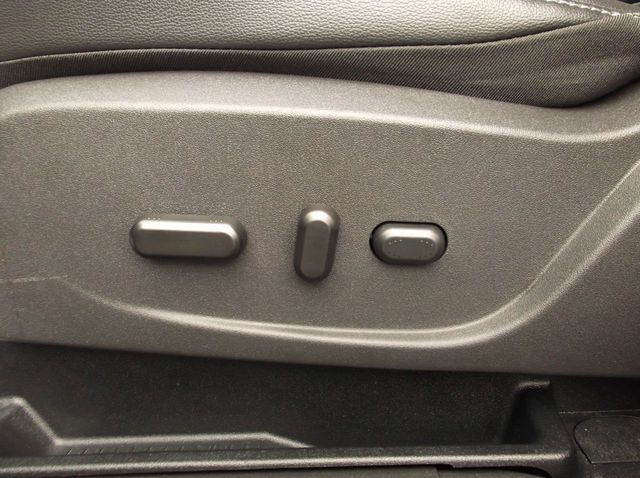 2017 Ford ESCAPE SE LEATHER LEATHER INTERIOR  HEATED SEATS  BACK-UP CAMERA  LARGE SCREEN  - 19302814 - 12