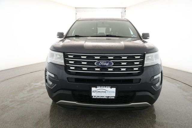 2017 Ford Explorer Limited 4WD with Class III Trailer Tow Package - 22931120 - 1
